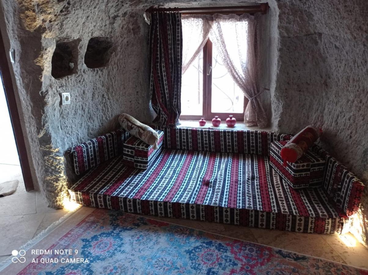 Emily Cave House Bed & Breakfast Goreme Exterior photo